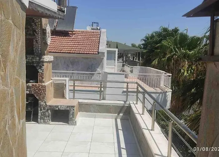 Kundu\'Da Havuzlu Bahceli Villa